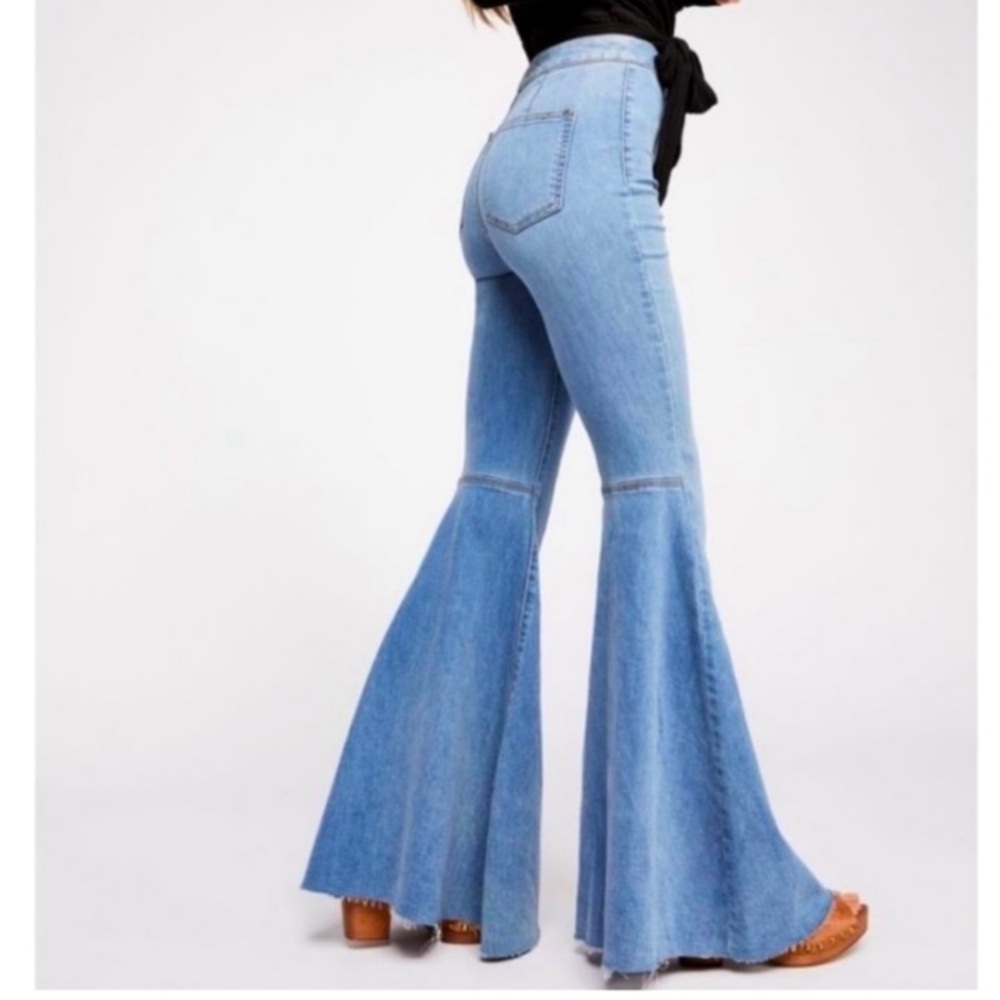 Free People Just Float On Flare Bell Bottoms Jeans Light Blue Wash Size 26 R